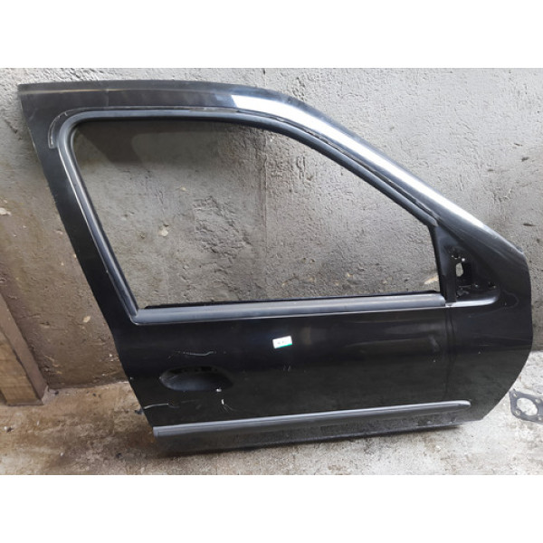 Porta Dianteira Direita Clio 2010 (preto) C/ Detalhes