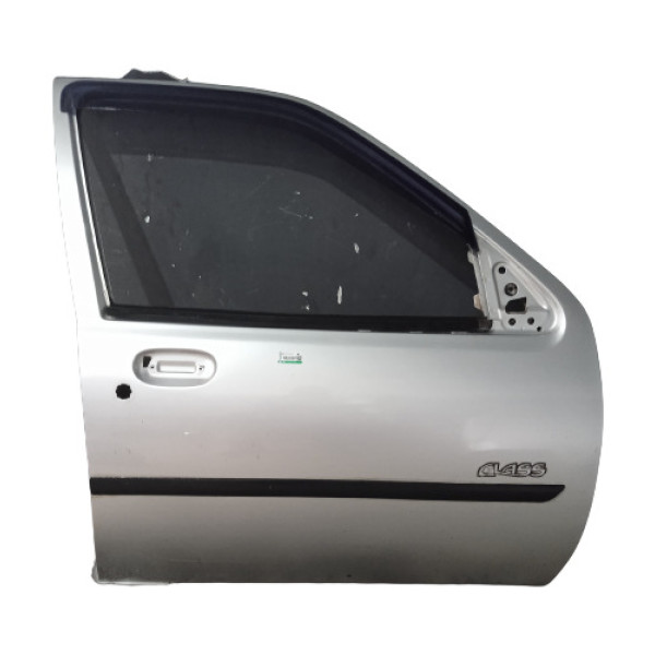 Porta Dianteira Direita Fiesta Gl 2001 (prata) C/ Detalhes