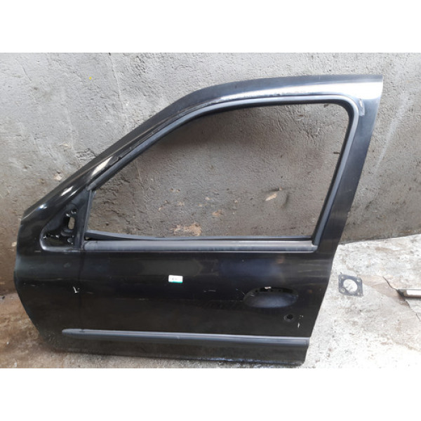 Porta Dianteira Esquerda Clio 2011 (preto) C/detalhes