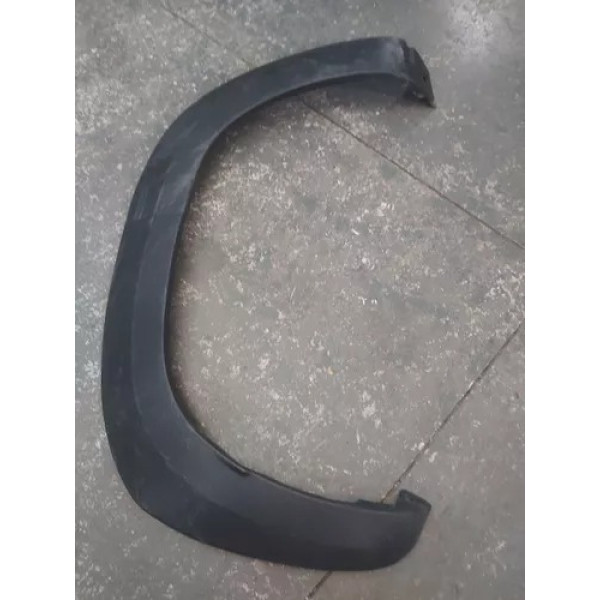 Aplique Caixa Roda Com Detalhe Traseira  Direita Kwid 