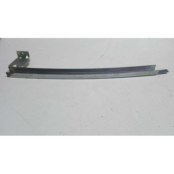 Guia Vidro Porta D/e Fox 1.6 Giii 2010 5z4837417a Prateado